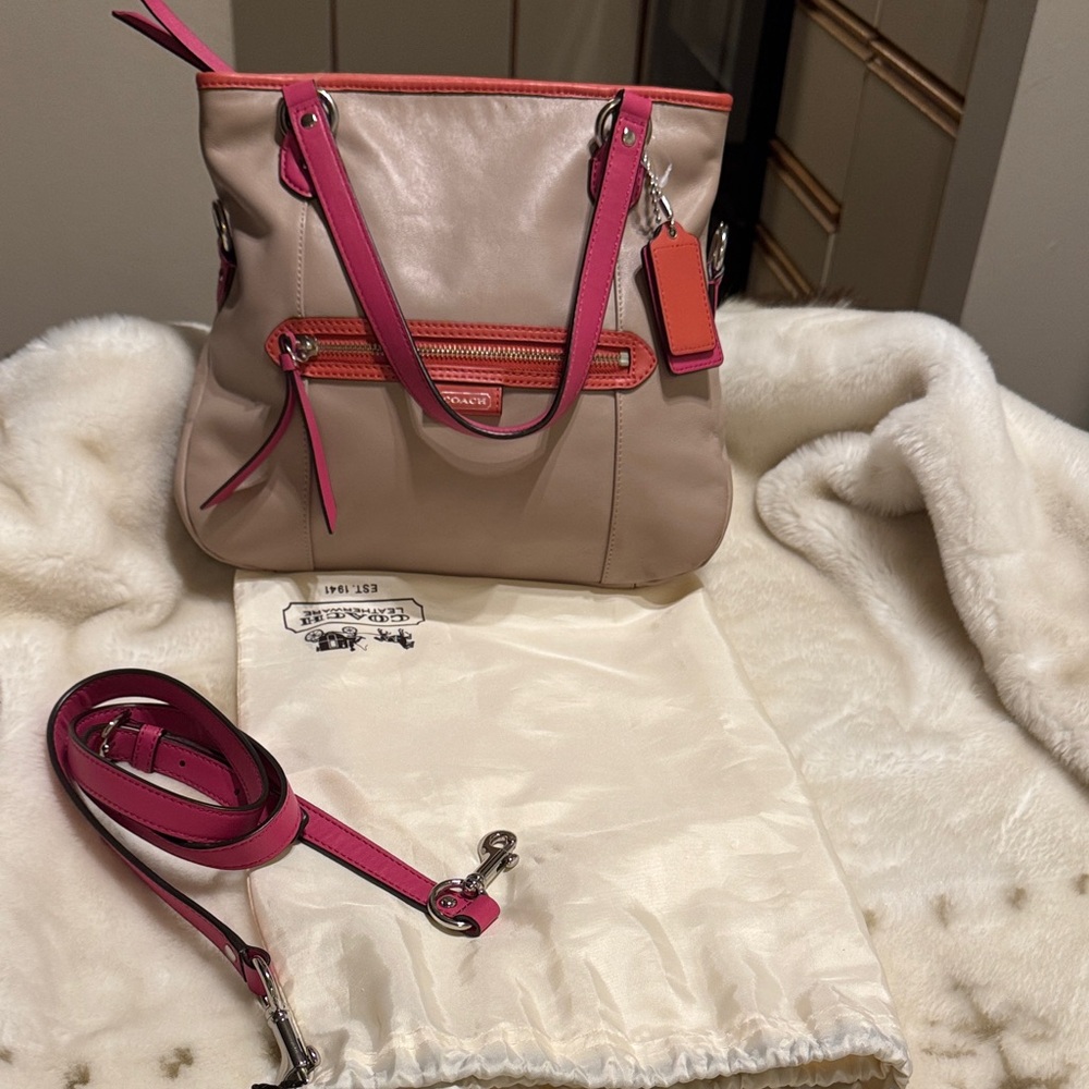 Coach,Elegant Pink and Tan Shoulder and cross body Bag
